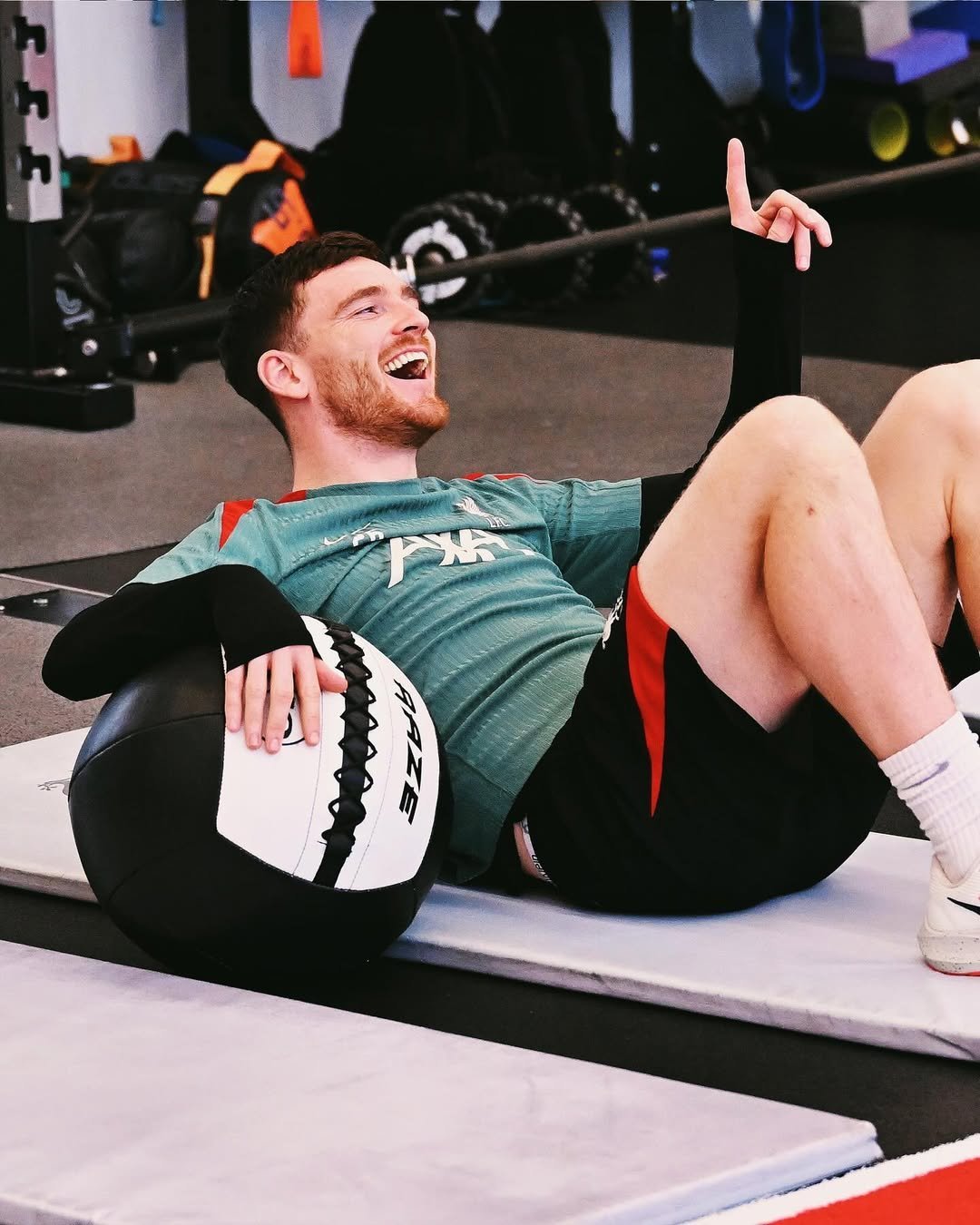 关于利物浦外援训练状态火热,世俱杯淘汰赛关键战的信息 关于利物浦外援训练状态火热,世俱杯淘汰赛关键战的信息