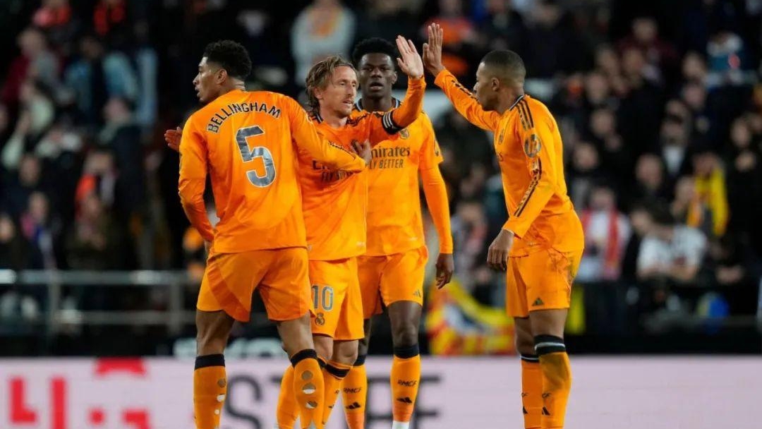 爱游戏app下载-瓦伦西亚主场险胜对手，拒绝失利领队取胜