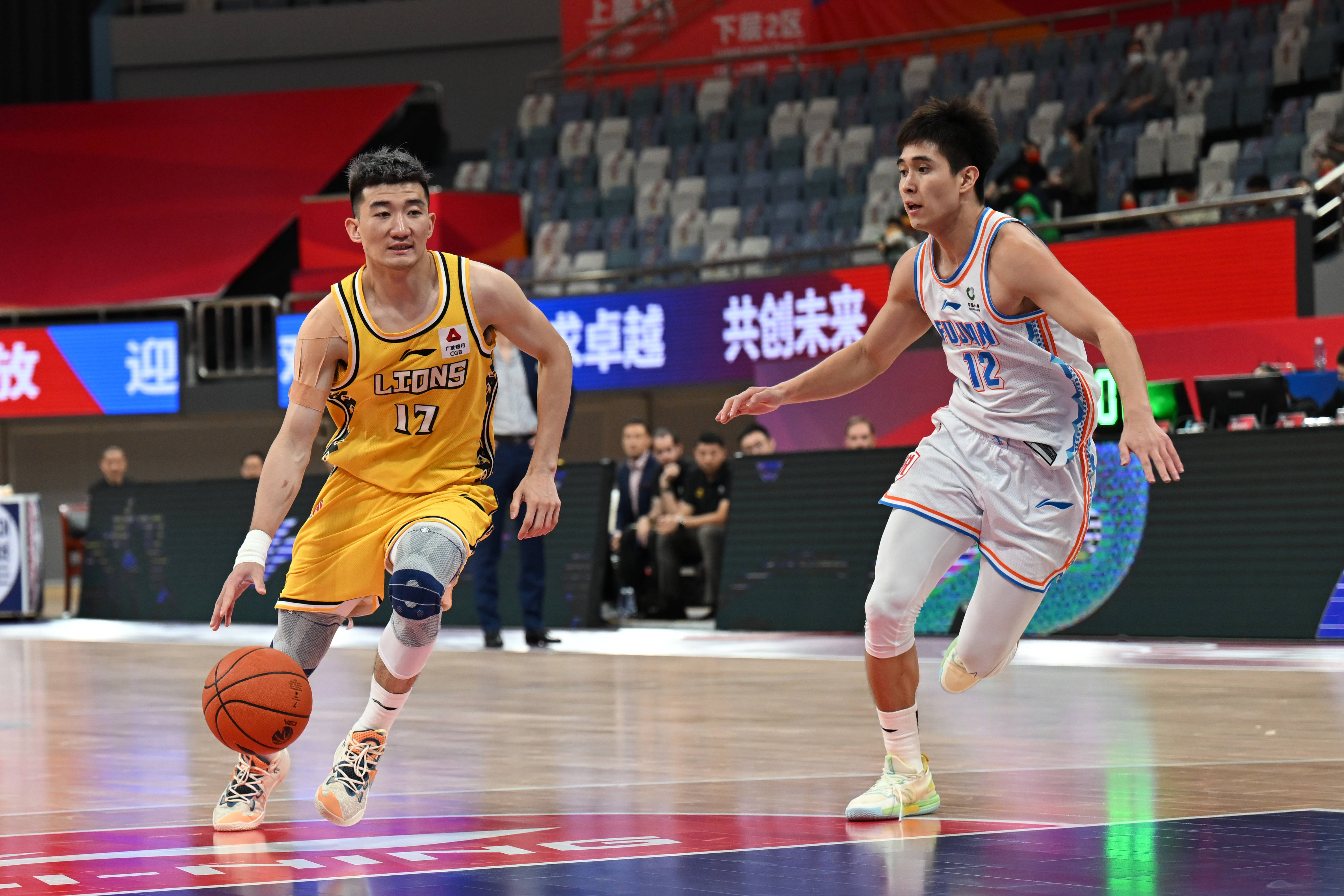 云南男篮豪取大胜,实现五连胜 云南男篮豪取大胜,实现五连胜