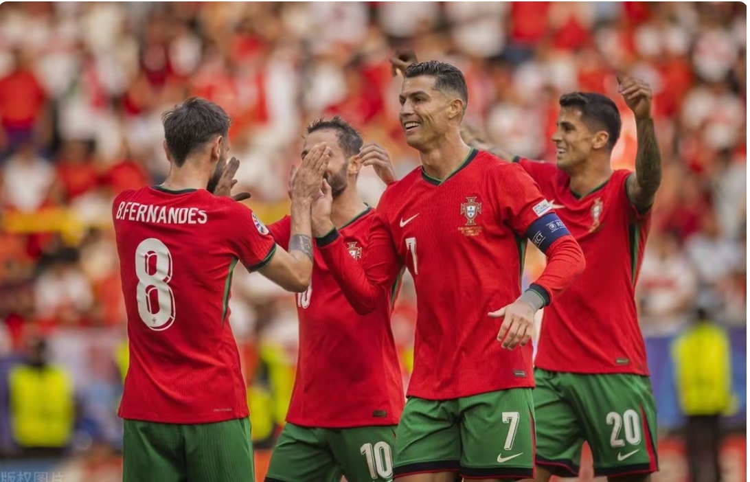 世界目光聚焦在欧洲足球舞台上,激战即将上演的简单介绍 世界目光聚焦在欧洲足球舞台上,激战即将上演的简单介绍