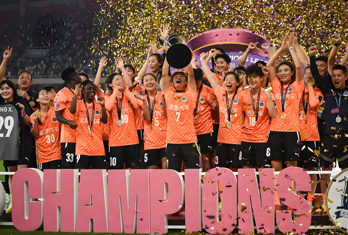 包含观众热情高涨,女足比赛助力狂潮掀起的词条 包含观众热情高涨,女足比赛助力狂潮掀起的词条