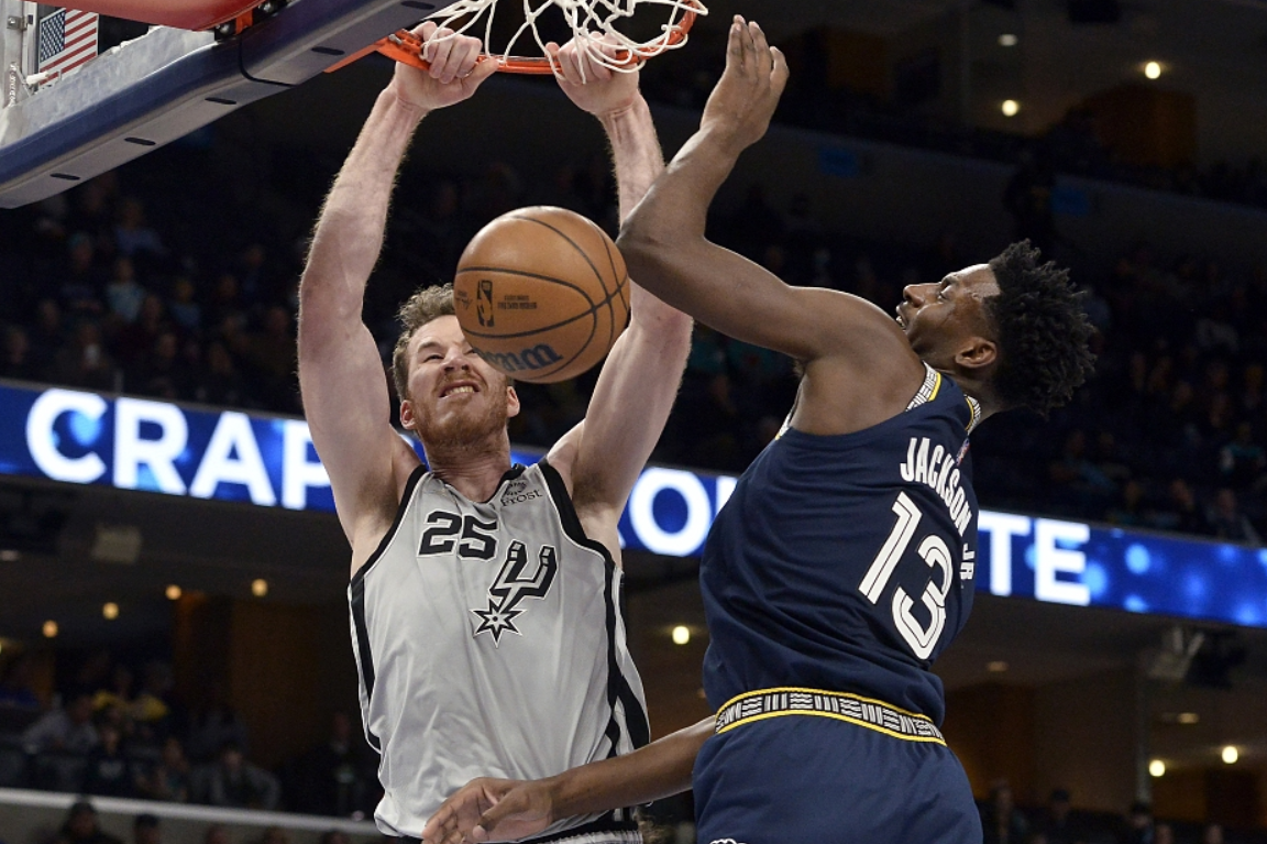 爱游戏亚洲官网-灰熊队主场告捷，战绩稳步上升！