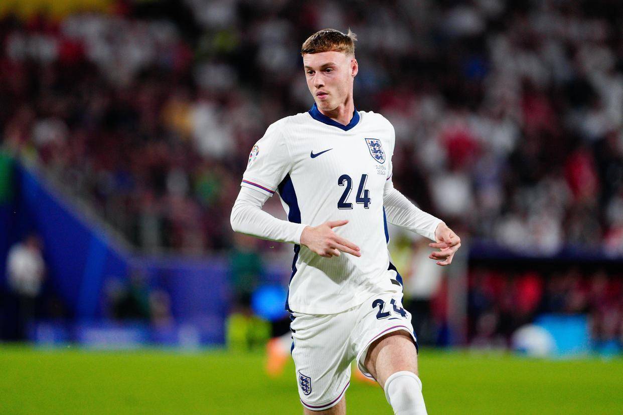 爱游戏网页版登录入口-英格兰力克罗马尼亚，轻松晋级预选赛的简单介绍