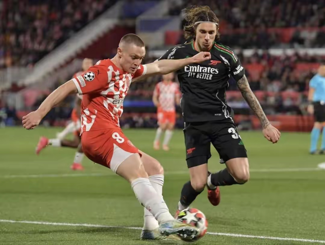 爱游戏地址-亚购兰全队发威，晋级下一轮