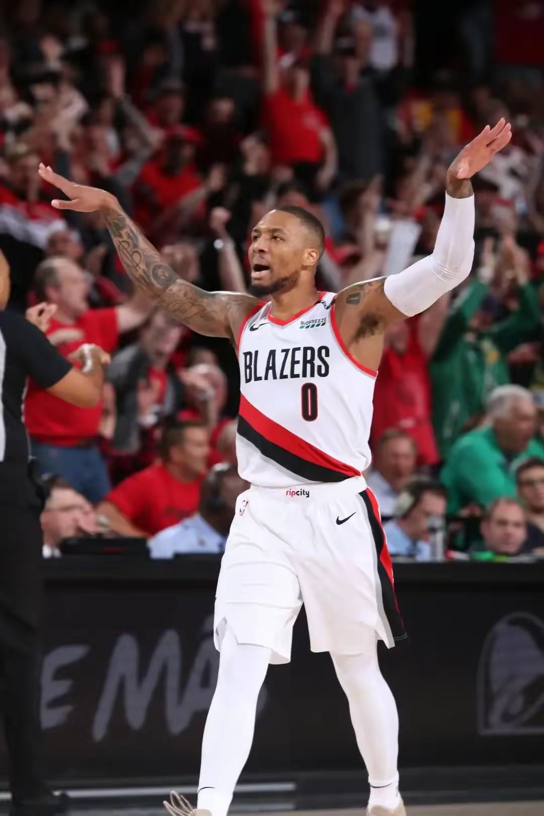 开拓者战胜灰狼,利拉德关键时刻表现稳健的简单介绍 开拓者战胜灰狼,利拉德关键时刻表现稳健的简单介绍